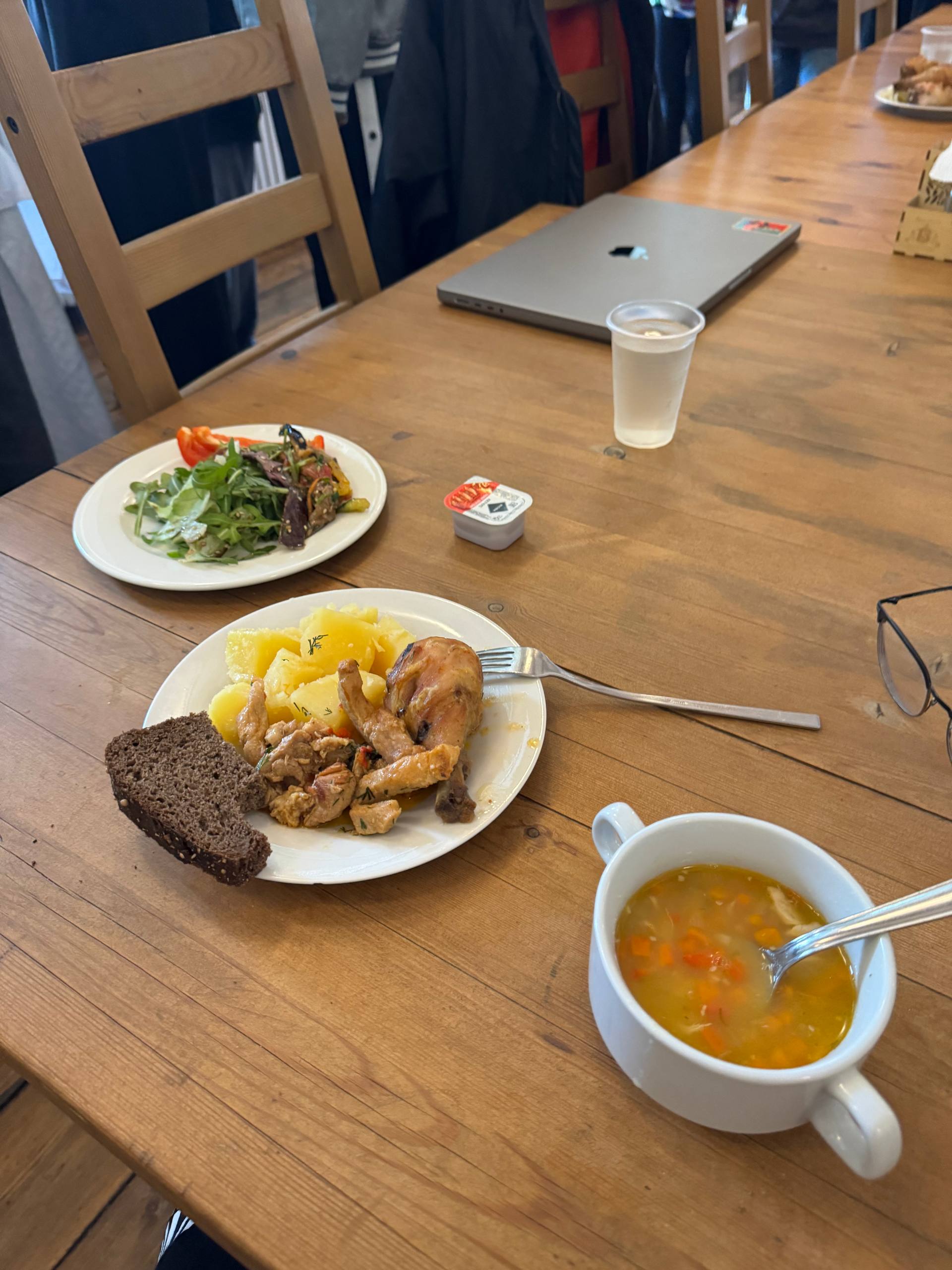 Лагерь Юайти. 4 Сезона – IT и математический лагерь, Московская обл., Серпуховский р-н. Путевки в детский лагерь на 2026 год, фото питания 4