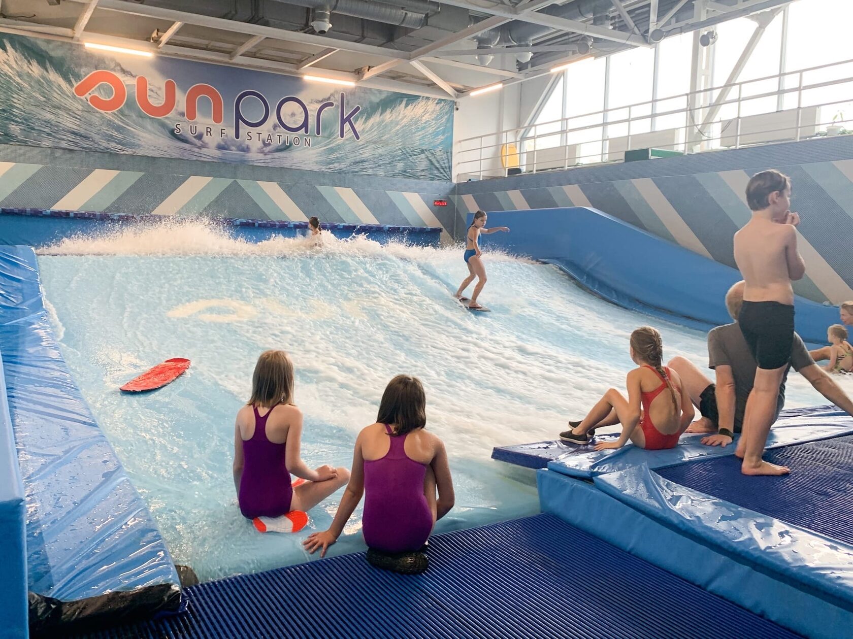 Каникулы с MULTIRIDERS: сёрф-волна, ролики, скейт, самокат – спортивный лагерь, Санкт-Петербург, м.Озерки. Путевки в детский лагерь на 2025-2026 год, фото 2