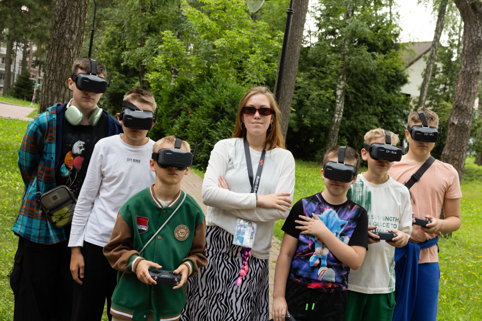 Образовательный интенсив Enjoy AI Camp. Ёлочки – детская программа, Московская обл., Домодедово. Путевки на детские программы на 2026 год, фото программы 3