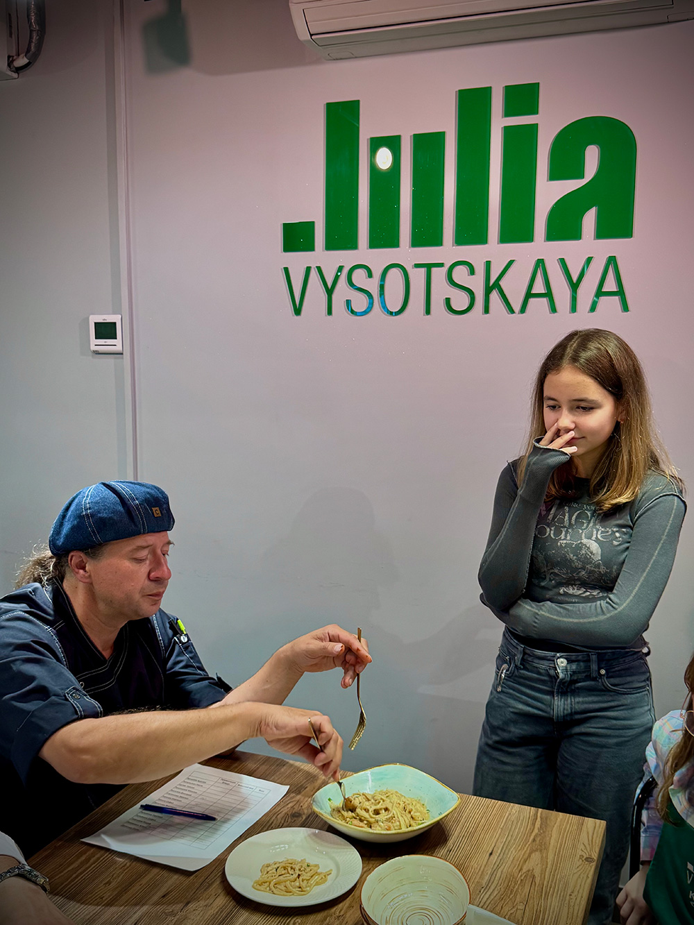 Школа юных шефов в Кулинарной студии Юлии Высоцкой – детская программа, Москва, м. Шаболовская. Путевки на детские программы на 2026 год, фото 11