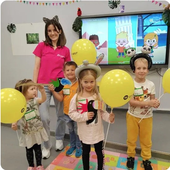 Клуб английского языка UFirst – детская программа, Санкт-Петербург, 4 локации. Путевки на детские программы на 2026 год, фото 1