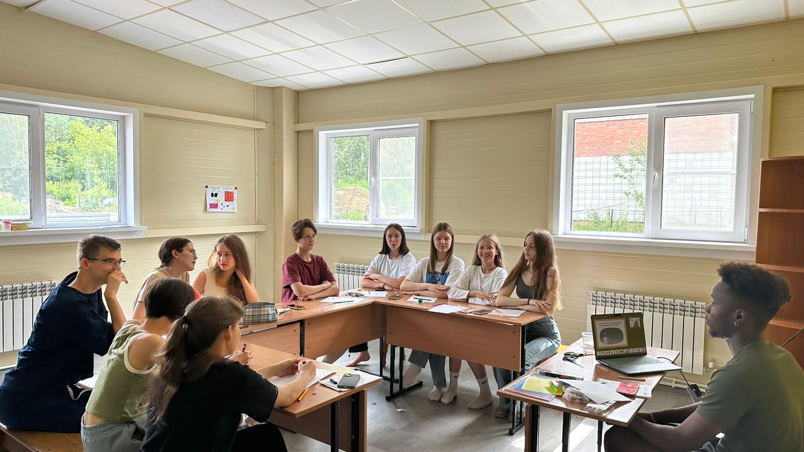 ОXFORD FRIENDS CAMP. Выездной языковой лагерь – языковой лагерь, Новосибирская обл., Ордынский р-н. Путевки в детский лагерь на 2026 год, фото программы 13