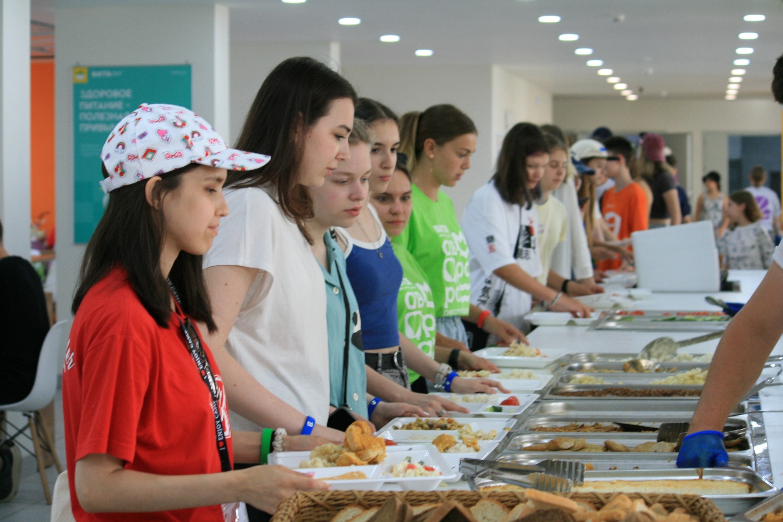 Enjoy Camp English Салют – языковой лагерь, Московская обл., Домодедово. Путевки в детский лагерь на 2026-2027 год, фото питания 13