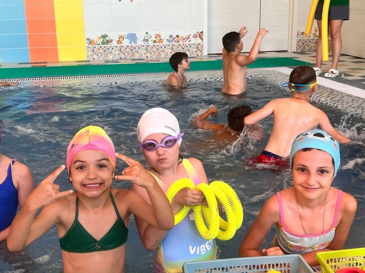 Страна Чудес в ДОЛ Жар-птица – языковой лагерь, Волгоградская обл., Городищенский р-н. Путевки в детский лагерь на 2026 год, фото программы 4