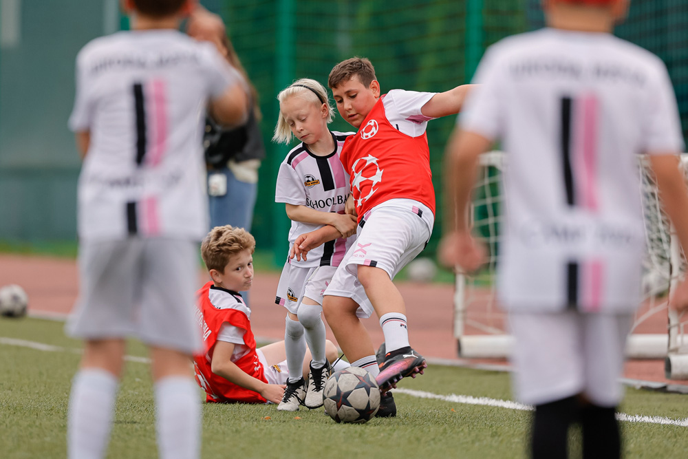Школа мяча. Футбольный дневной кэмп Кузьминки – детская программа, Москва, м. Кузьминки. Путевки на детские программы на 2026 год, фото программы 1