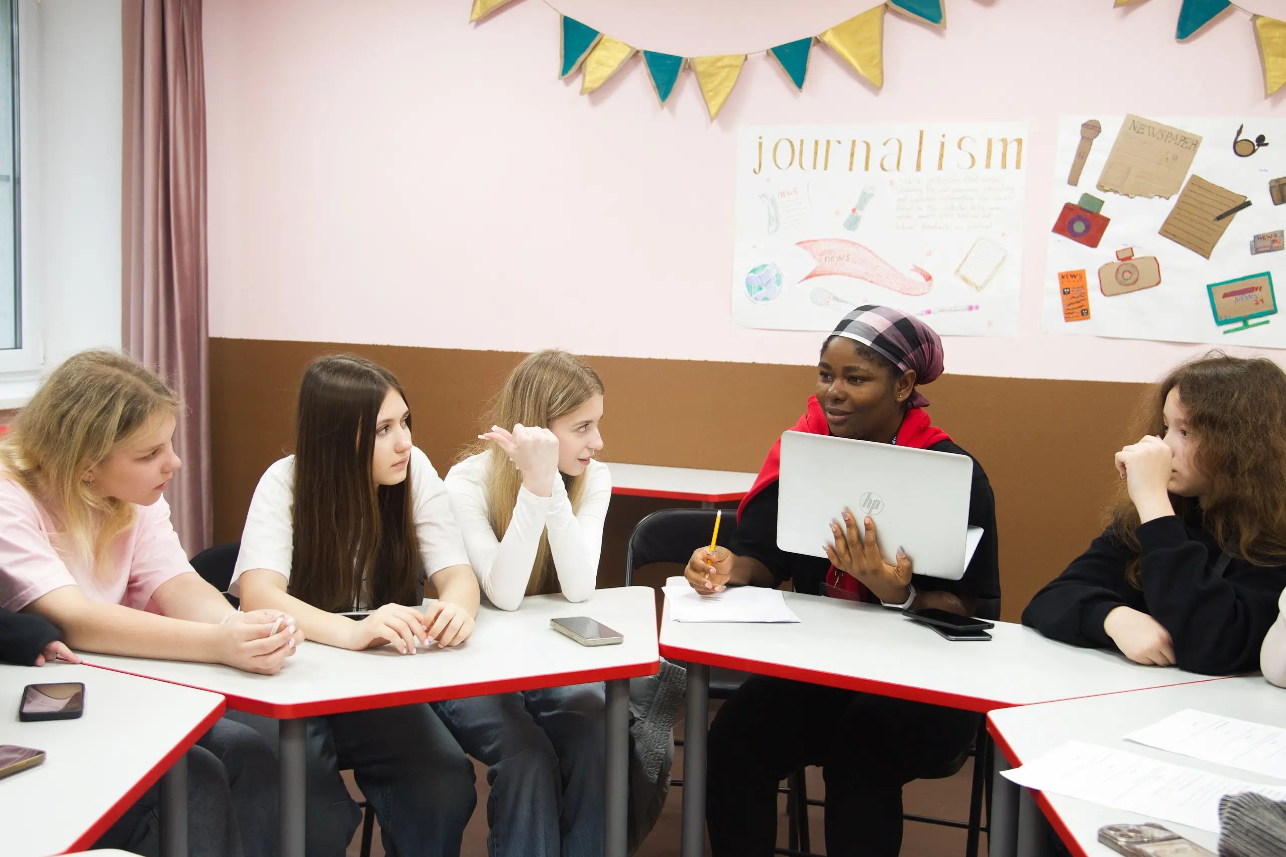 Enjoy Camp. English Level Up Ёлочки – языковой лагерь, Московская обл., Домодедово. Путевки в детский лагерь на 2026-2027 год, фото обучения 10