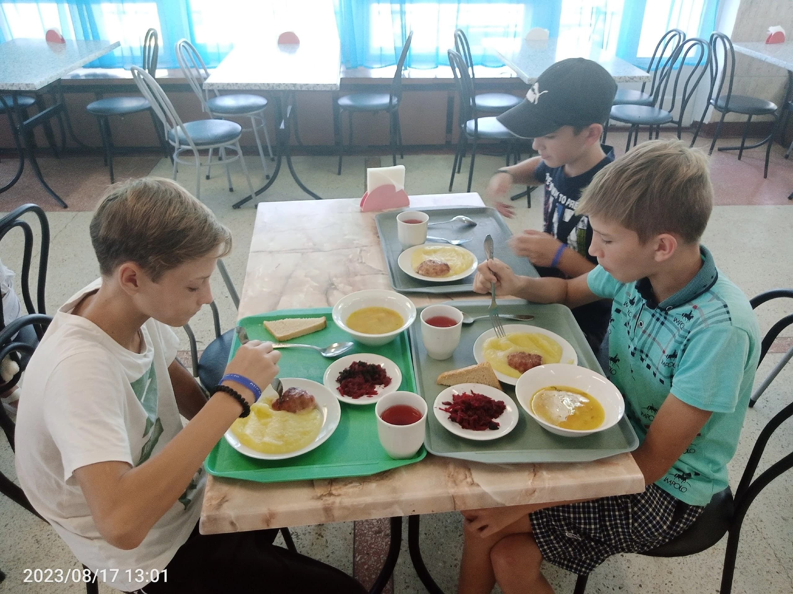Алькадар – оздоровительный лагерь, Крым, Севастополь. Путевки в детский лагерь на 2024 год, фото питания 9