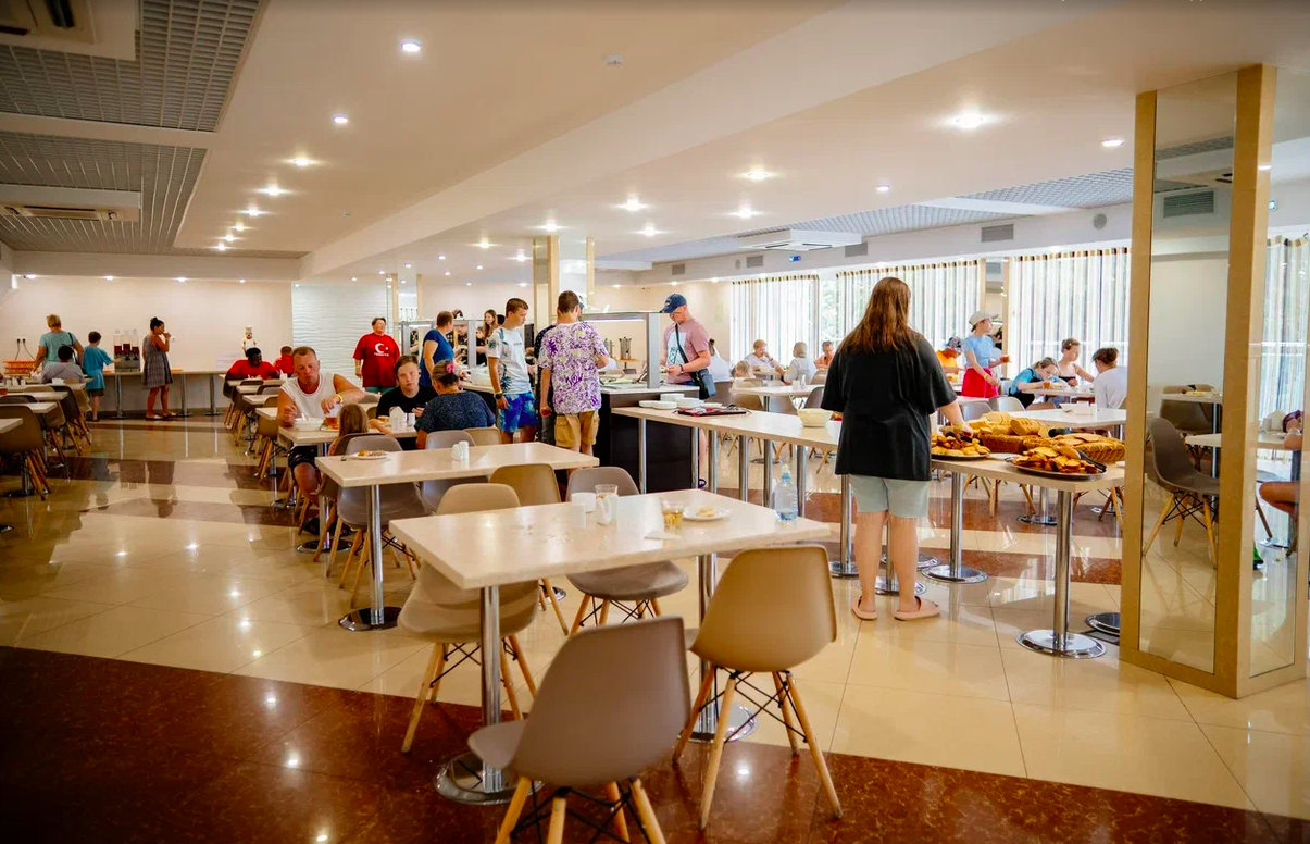 PROWE Campus Black Sea – языковой лагерь, Краснодарский Край, Сочи. Путевки в детский лагерь на 2026-2027 год, фото питания 4