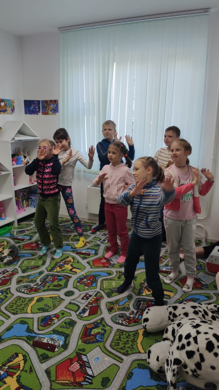 Детский клуб AMAkids – городской лагерь, Москва, м. Варшавская. Путевки в детский лагерь на 2024 год, фото программы 2