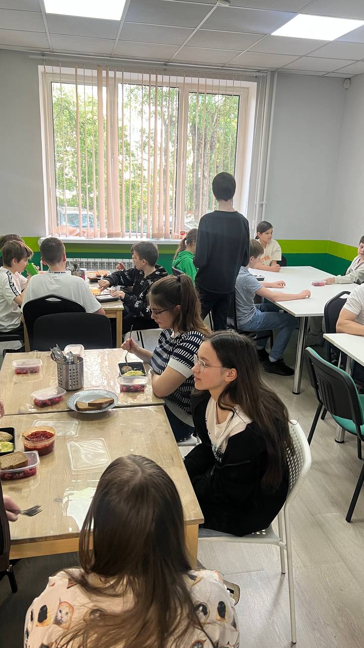 Лагерь Юайти. Трансформер – городской лагерь, Москва, м. Юго-Западная. Путевки в детский лагерь на 2026 год, фото питания 2
