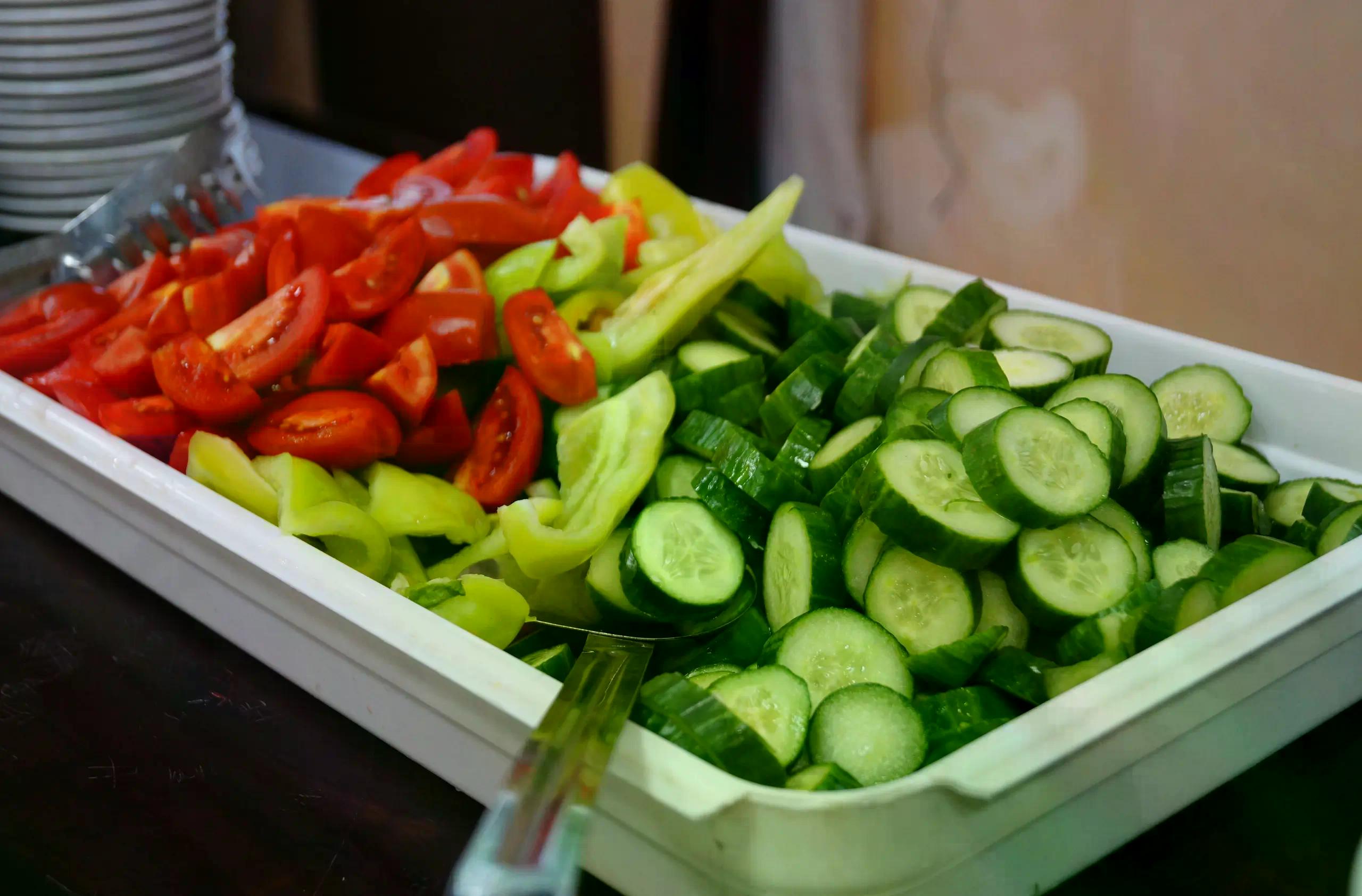 Enjoy Camp В кадре. Головинка – творческий лагерь, Калужская обл., Жуковский р-н. Путевки в детский лагерь на 2026 год, фото питания 5