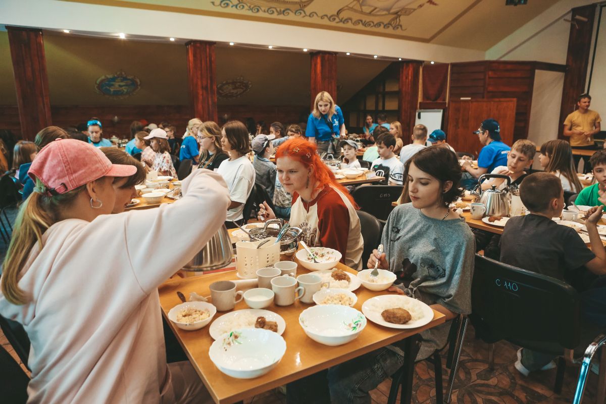 Komandor Сamp. Komandor Kids – спортивный лагерь, Калужская обл., Тарусский р-н. Путевки в детский лагерь на 2026 год, фото питания 1