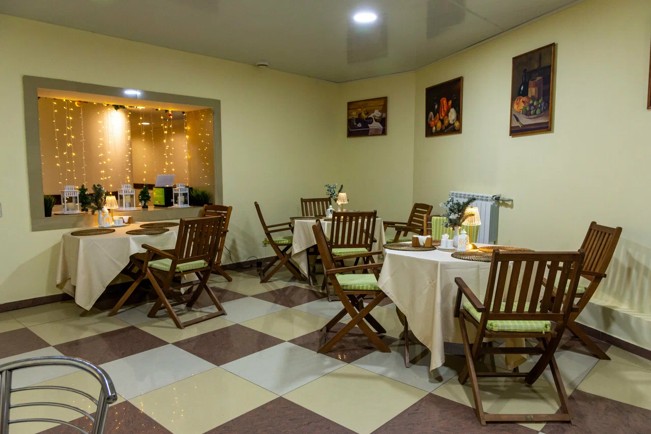 Сборы по плаванию SwimRocket в Волгограде – детская программа, Москва - Волгоград. Путевки на детские программы на 2026 год, фото питания 1