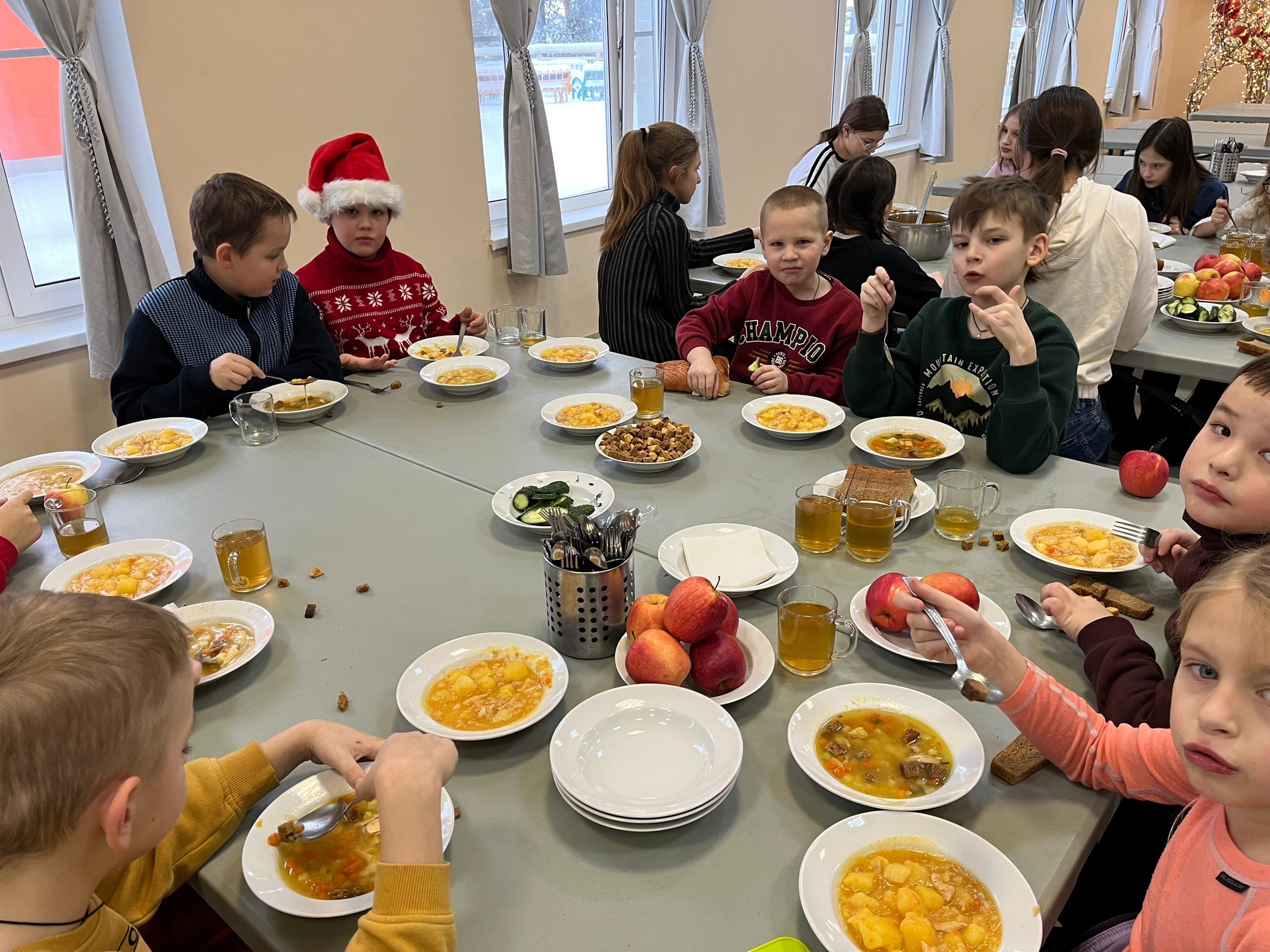 Медиа-смена лагеря Актив в ДОЛ Пионер – творческий лагерь, Ленинградская область, Всеволожский район. Путевки в детский лагерь на 2026 год, фото питания 1