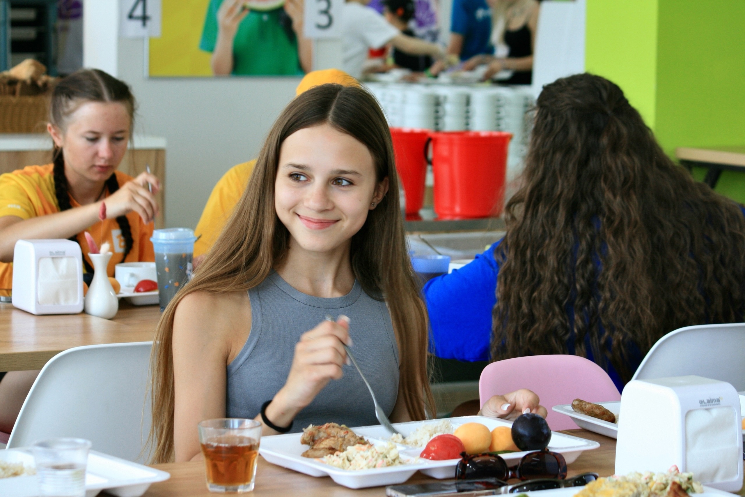 Enjoy Camp В кадре Аврора – творческий лагерь, Краснодарский край, Анапа. Путевки в детский лагерь на 2026-2027 год, фото питания 1
