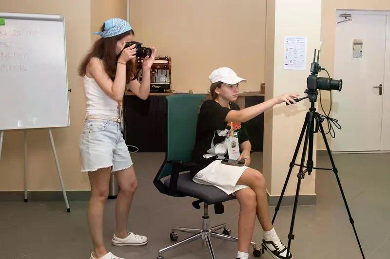 Enjoy Camp В кадре. Головинка – творческий лагерь, Калужская обл., Жуковский р-н. Путевки в детский лагерь на 2026 год, фото обучения 3