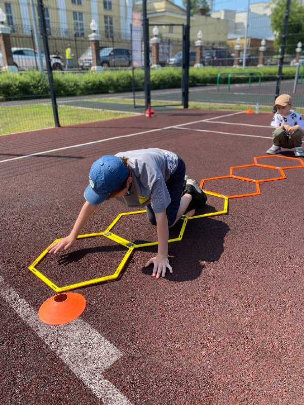 «Кэмпы на стадионе Курчатовец», Москва, м. Щукинская – 5.