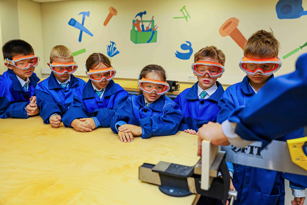 «Международная школа Санкт-Петербурга ISSPb», Санкт-Петербург, м. Чкаловская – 4.