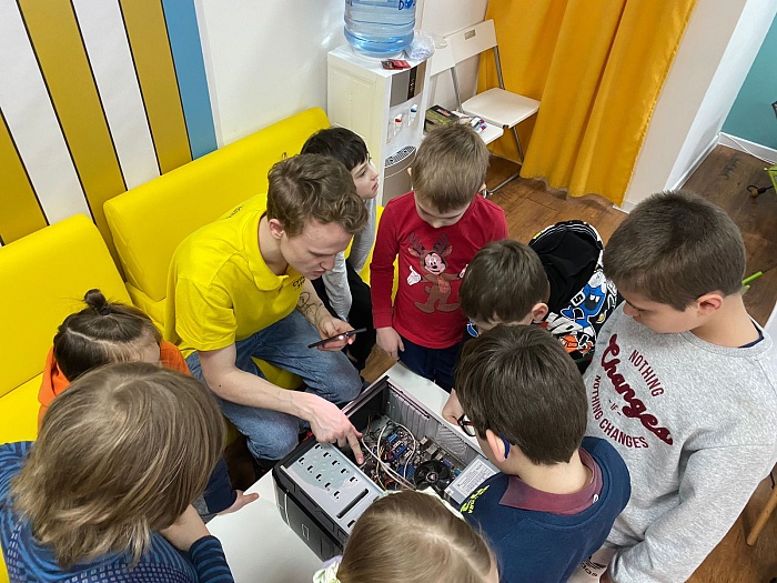 Городские IT-каникулы KIBERone Отрадное – городской лагерь, Москва, м. Отрадное. Путевки в детский лагерь на 2026 год, фото 8