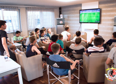 FC Stuttgart. Огниково Comfort – спортивный лагерь, Московская обл., Истринский р-н. Путевки в детский лагерь на 2025-2026 год, фото 8