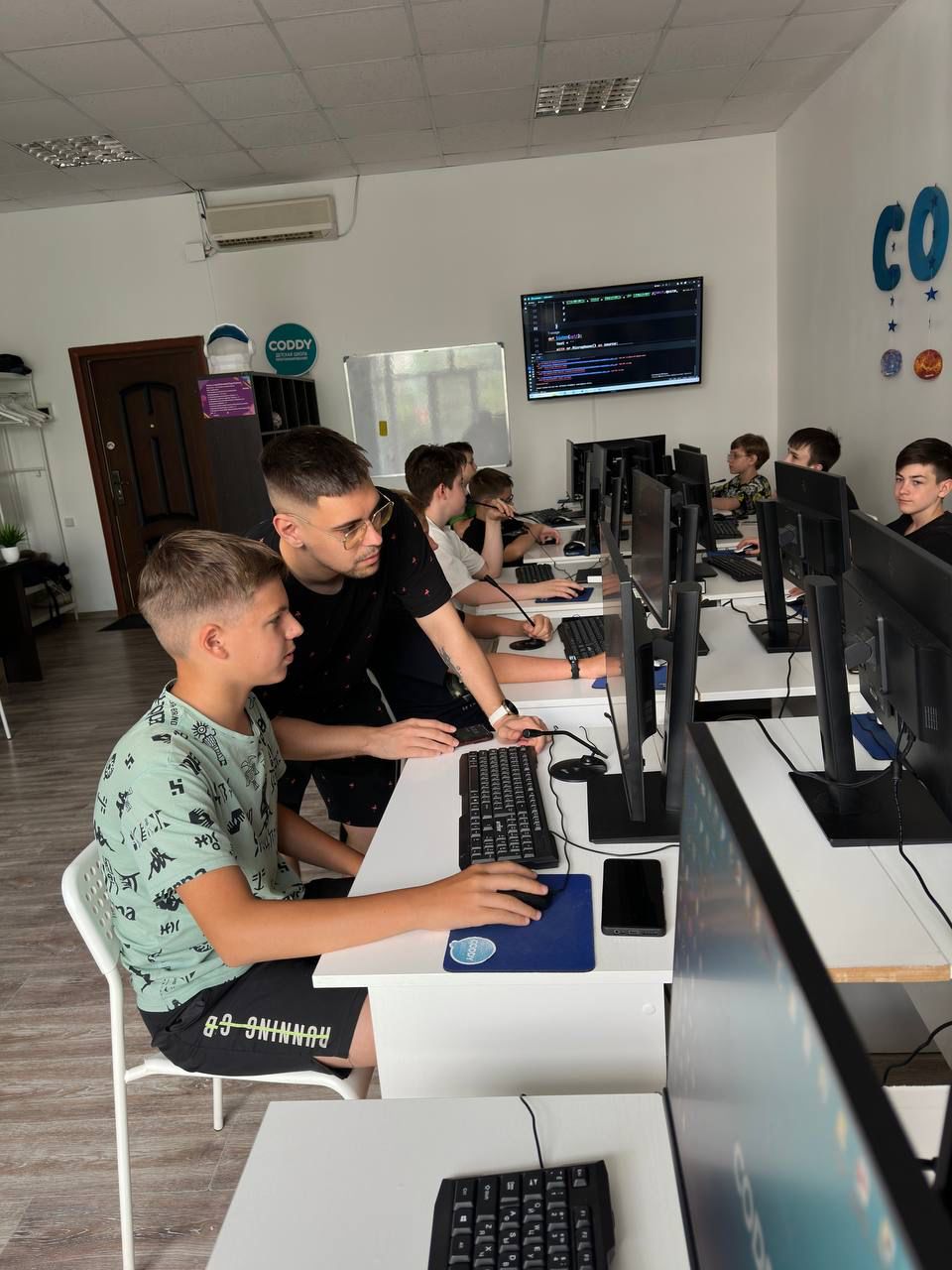 Летний IT-лагерь CODDY. Невинномысск – городской лагерь, Ставропольский край, Невинномысск. Путевки в детский лагерь на 2025-2026 год, фото 3