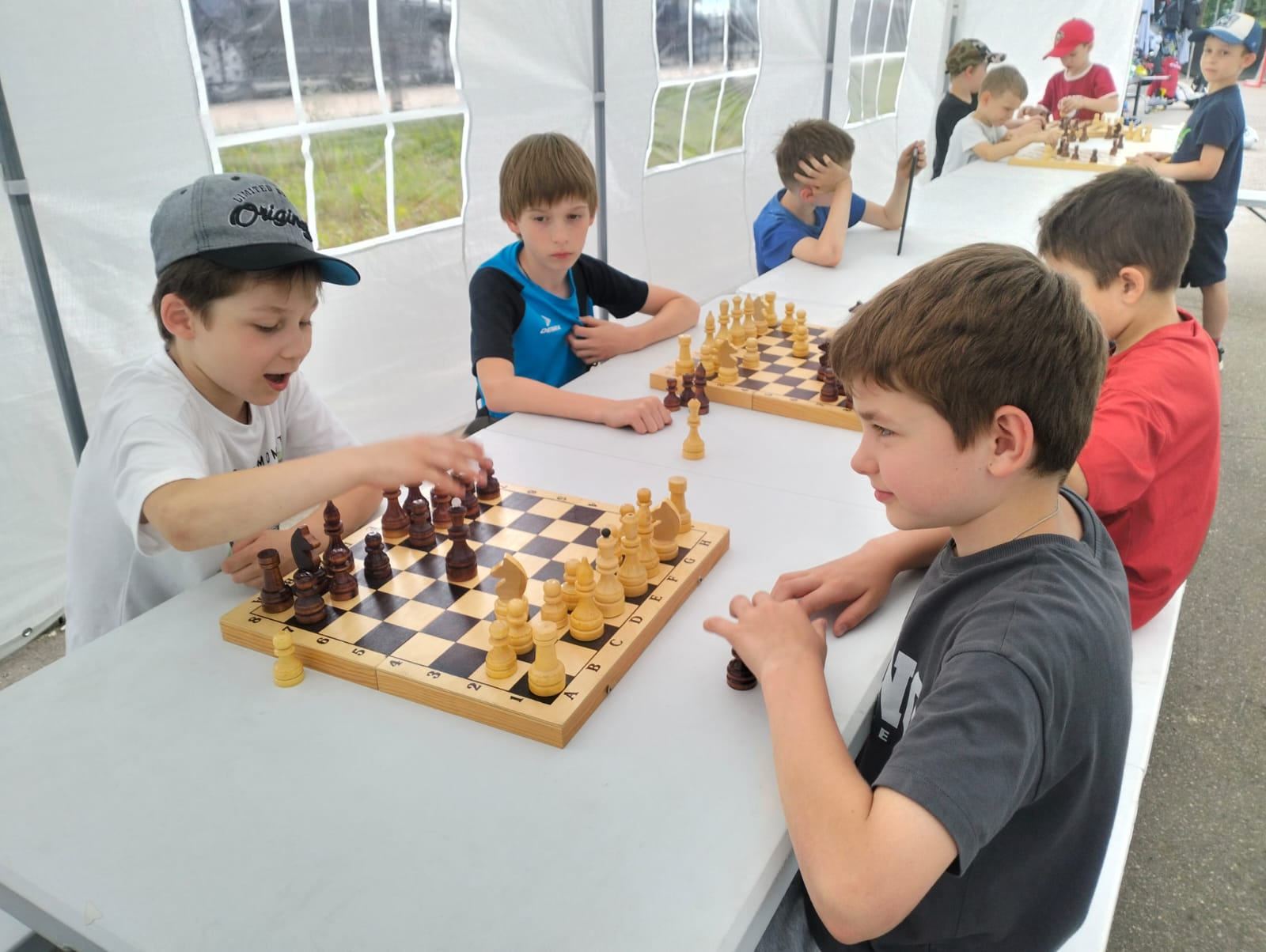 «Кэмпы на стадионе Курчатовец», Москва, м. Щукинская – 4.