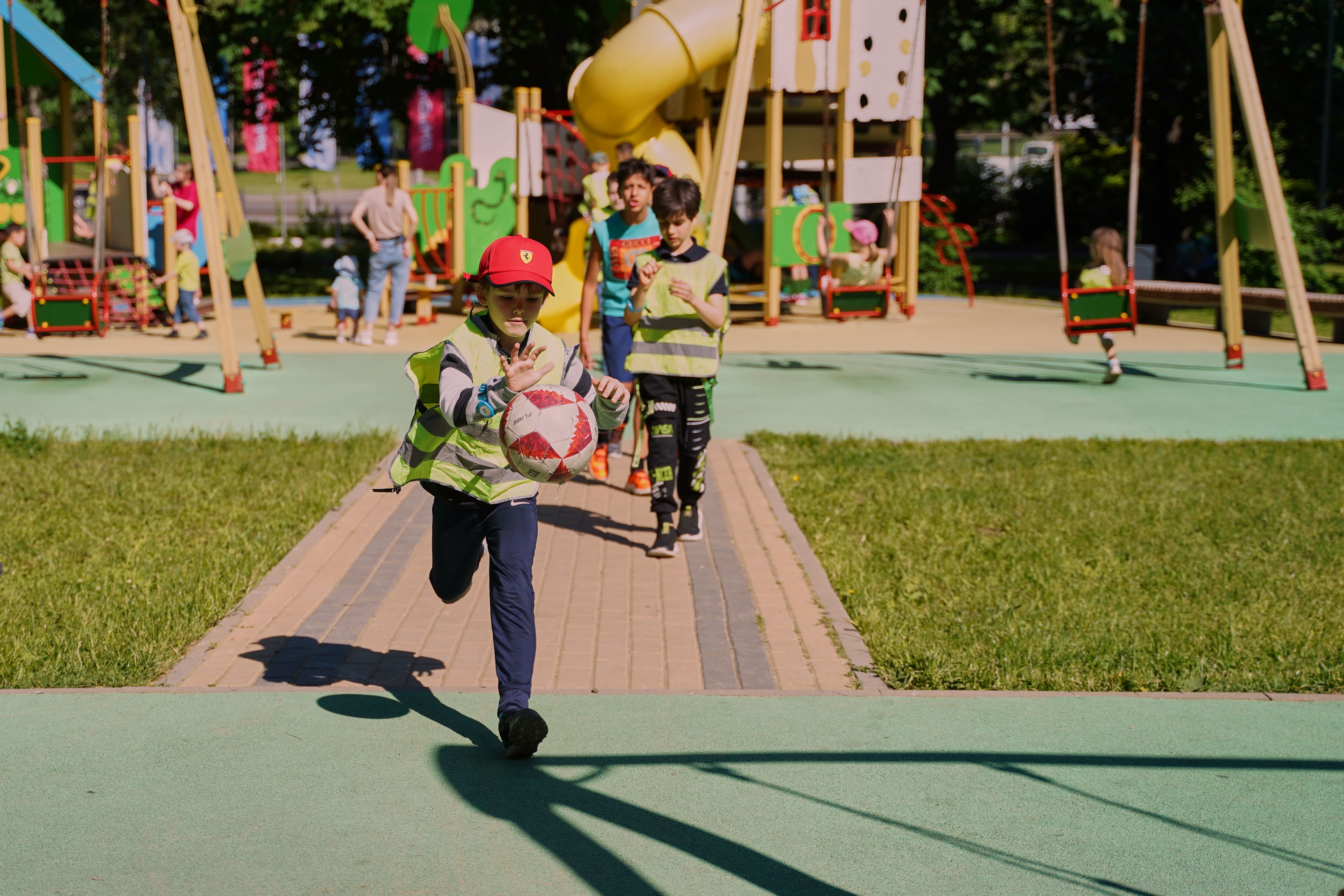 «НЕБО. Городские каникулы на батутах» – спортивный лагерь, Москва, 4 локации. Путевки в детский лагерь на 2023 год, фото программы 2