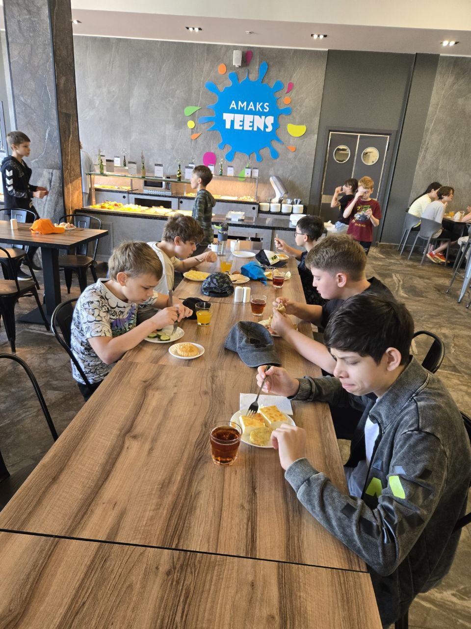 Инжиниум. IT-каникулы в Новой Истре – IT и математический лагерь, Московская обл., Истринский р-н. Путевки в детский лагерь на 2026 год, фото питания 3