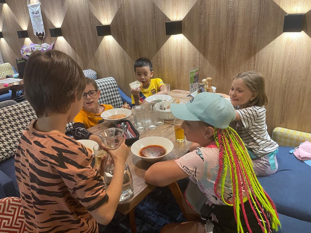 Школа мяча. Футбольный дневной кэмп – детская программа, Москва, м. Тушинская, м. Сходненская. Путевки на детские программы на 2026 год, фото питания 1