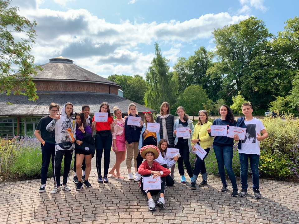 Aurinko Camp Англия – языковой лагерь, Англия. Путевки в детский лагерь на 2026 год, фото программы 1