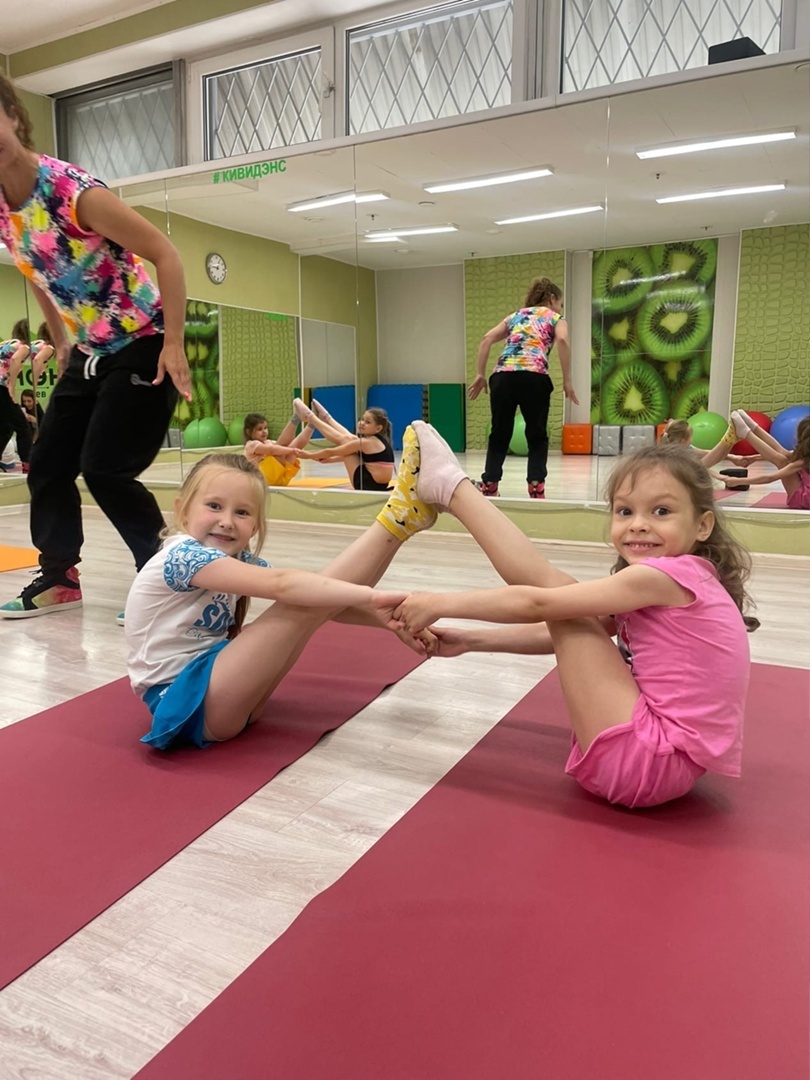 Городской танцевальный лагерь Киви Дэнс – городской лагерь, Москва, 2 локации. Путевки в детский лагерь на 2026-2027 год, фото программы 4