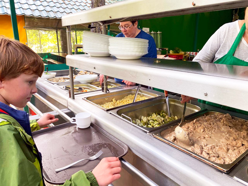 Валдайская Робинзонада. Классик (домики) – туристический лагерь, Новгородская обл., Валдай. Путевки в детский лагерь на 2026 год, фото питания 1