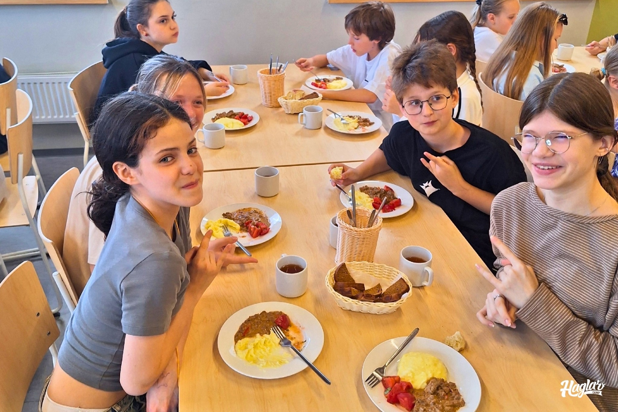 Хаглар в ДОЛ Сверхновая – языковой лагерь, Ленинградская обл., Всеволожский р-н. Путевки в детский лагерь на 2026 год, фото питания 1