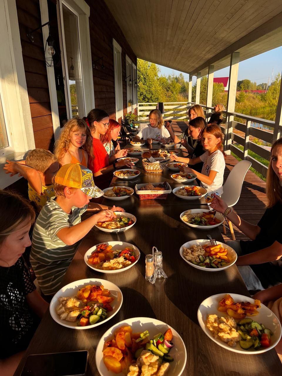 Патагония – языковой лагерь, Калужская обл., Медынский р-н. Путевки в детский лагерь на 2026 год, фото питания 1