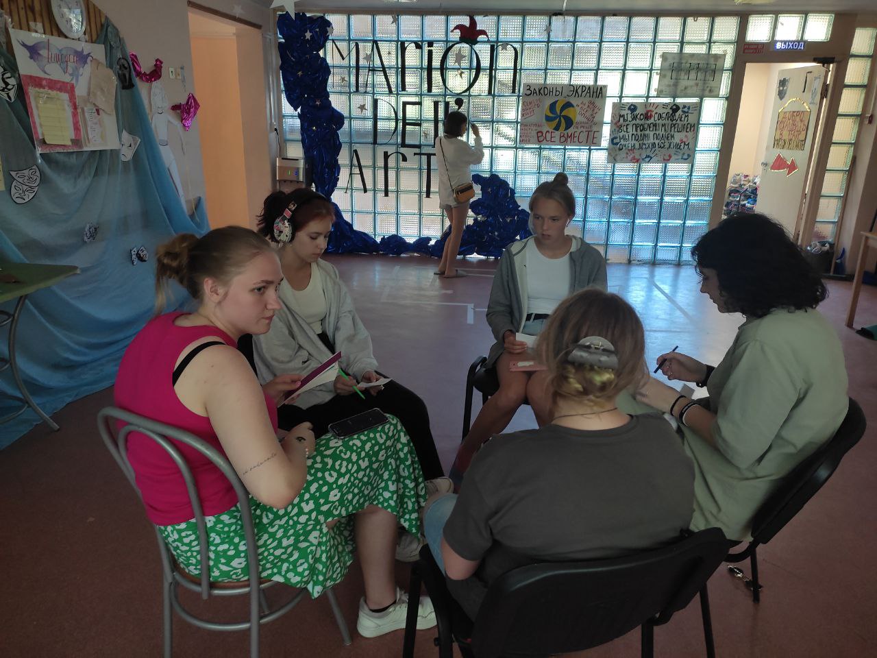 Подростково-детский творческий центр и лагерь Киноки. ДОЛ Адмиралтеец – творческий лагерь, Ленинградская обл., Гатчинский р-н. Путевки в детский лагерь на 2026 год, фото программы 6