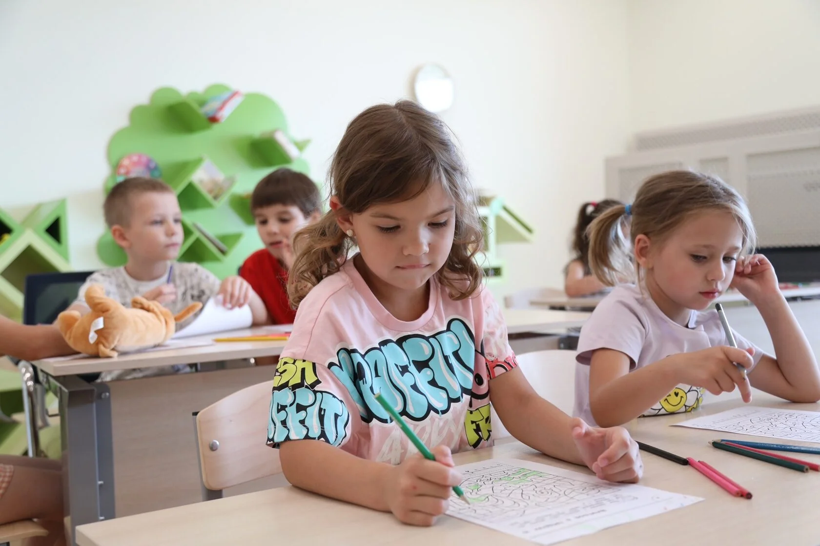 Страна Чудес в ДОЛ Жар-птица – языковой лагерь, Волгоградская обл., Городищенский р-н. Путевки в детский лагерь на 2026 год, фото программы 2