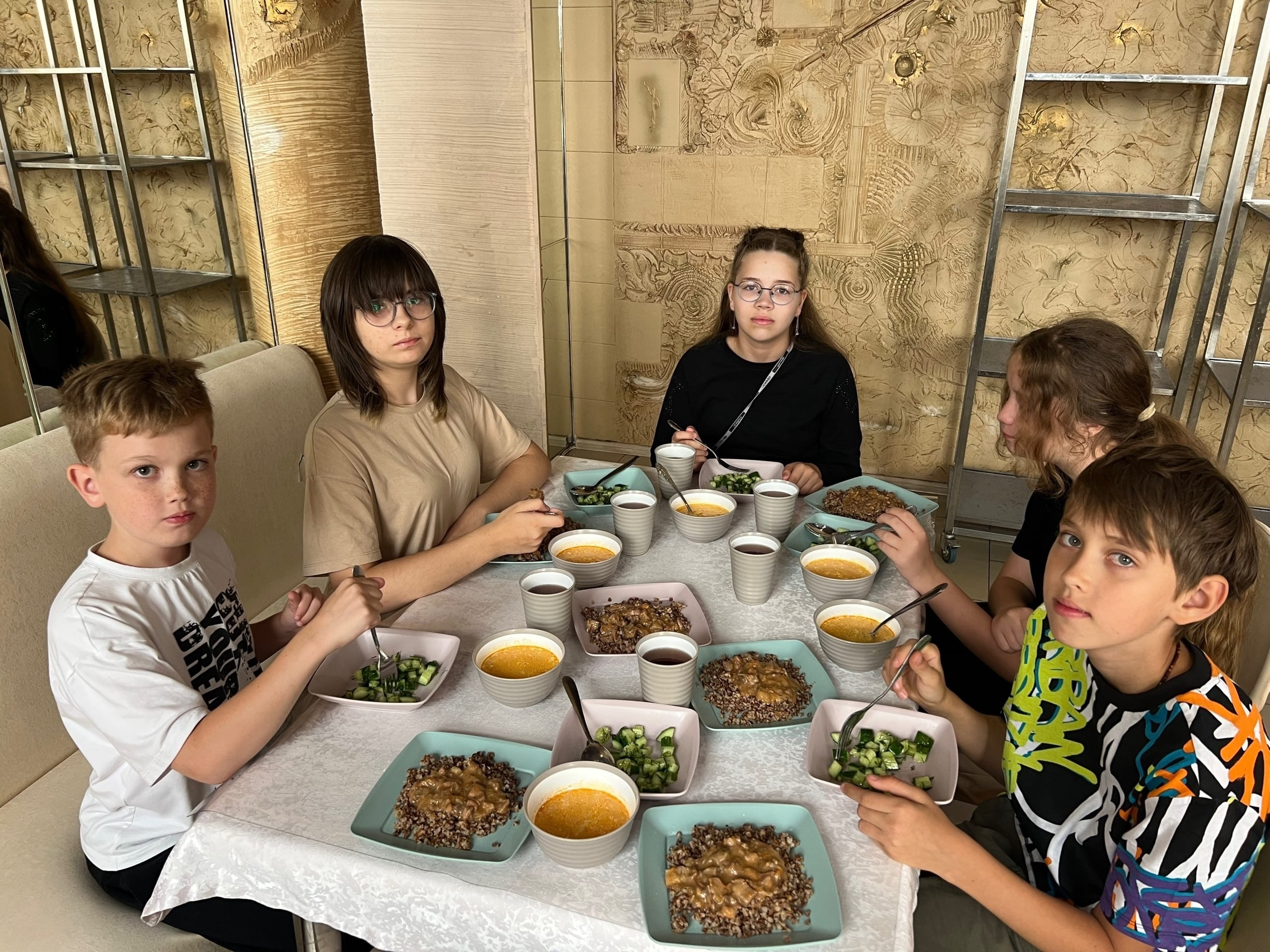 Летняя школа Пиксель Серпухов – городской лагерь, Московская обл., Серпухов. Путевки в детский лагерь на 2026 год, фото питания 1