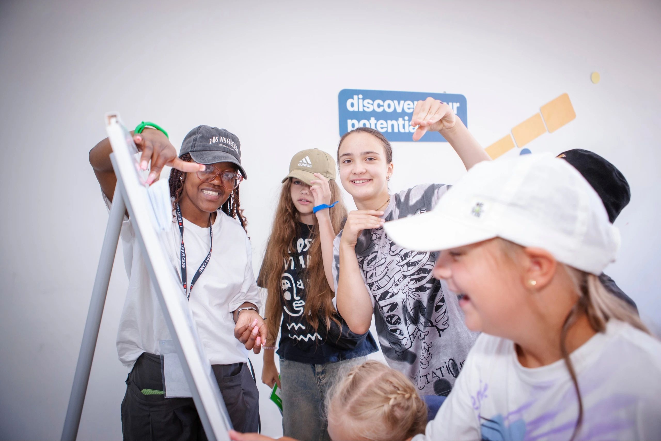 Enjoy Camp. English Level Up Ёлочки – языковой лагерь, Московская обл., Домодедово. Путевки в детский лагерь на 2026-2027 год, фото обучения 8