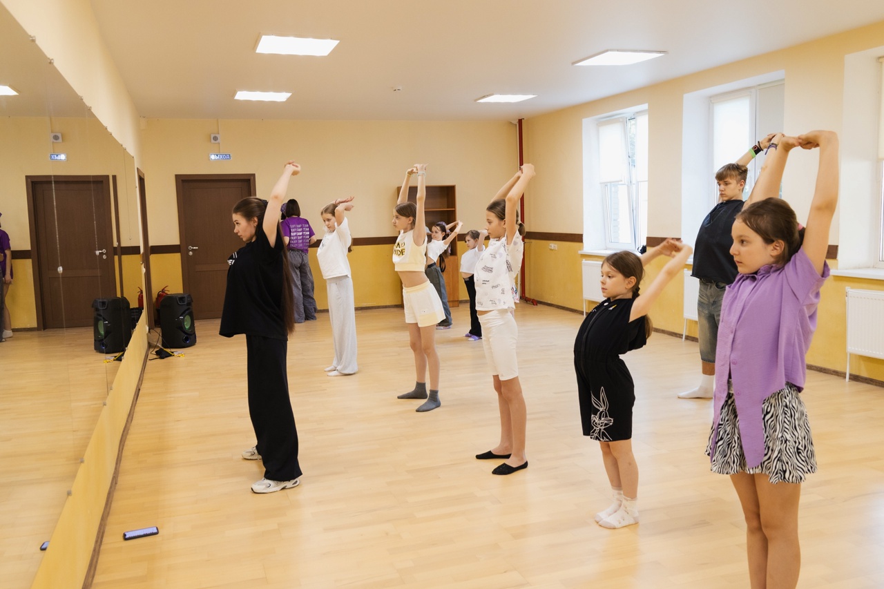 Enjoy Camp. Танцы Ёлочки – творческий лагерь, Московская обл., Домодедово. Путевки в детский лагерь на 2026 год, фото обучения 3