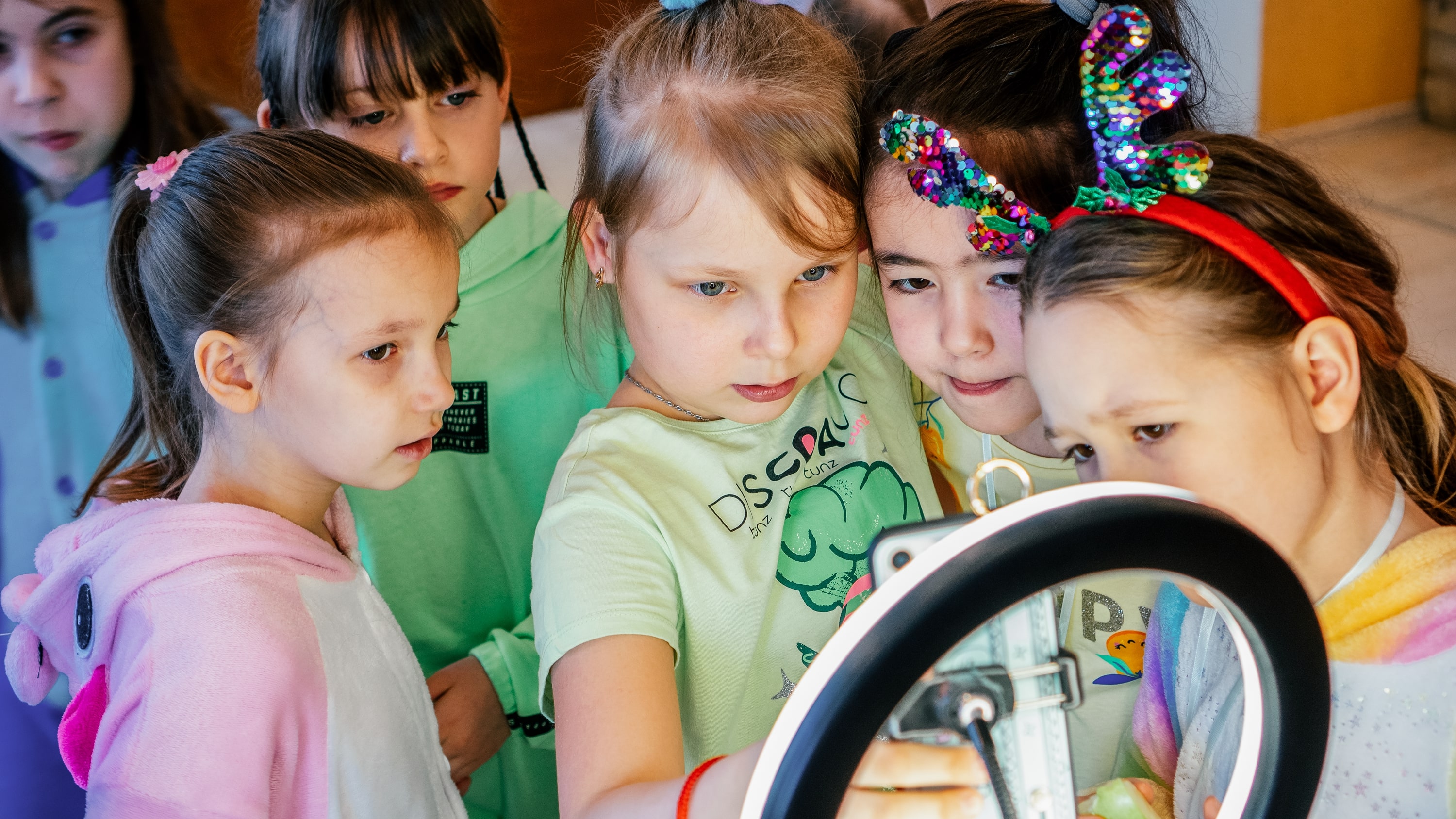«Творческие каникулы для девочек Little Stars» – лагерь с бассейном, Санкт-Петербург, д. Марьино. Путевки в детский лагерь на 2023 год, фото обучения 6
