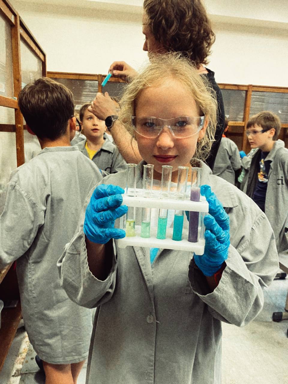 Sciencely. Летние городские лаборатории. Мичуринский – детская программа, Москва, м. Мичуринский проспект. Путевки на детские программы на 2026 год, фото 12