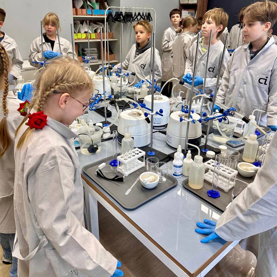 «Sciencely. Летние городские лаборатории», Санкт-Петербург, м. Чернышевская – 2.