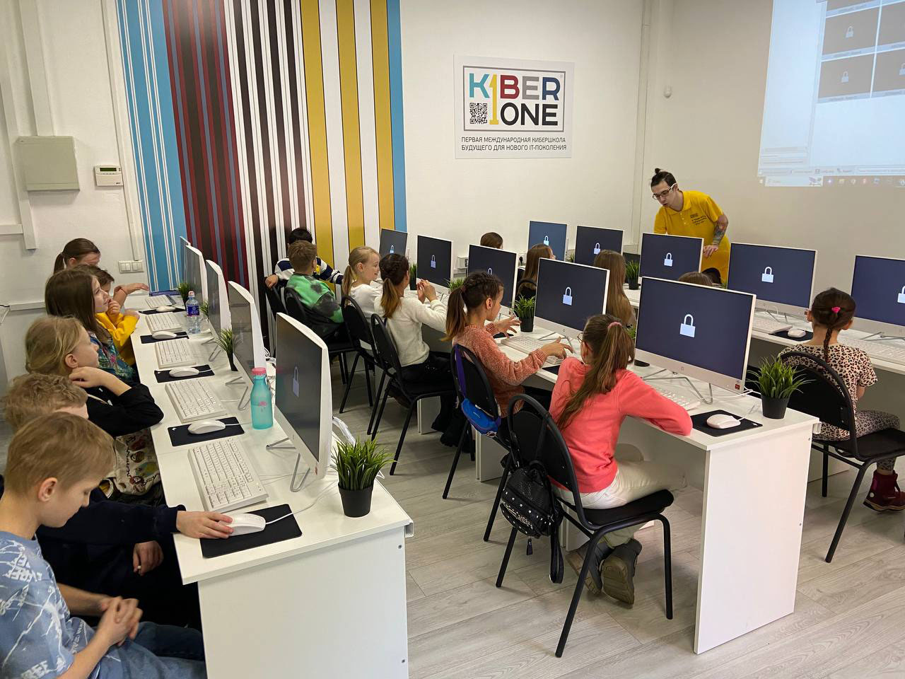 KIBERone. CAO – городской лагерь, Москва, 3 локации. Путевки в детский лагерь на 2026 год, фото 5