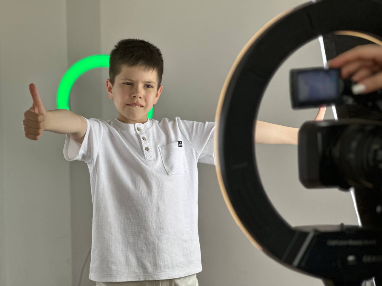 Творческая лаборатория: Кино. Театр. Блогинг в Rybakov Playschool – детская программа, Москва, 3 филиала. Путевки на детские программы на 2026 год, фото 7