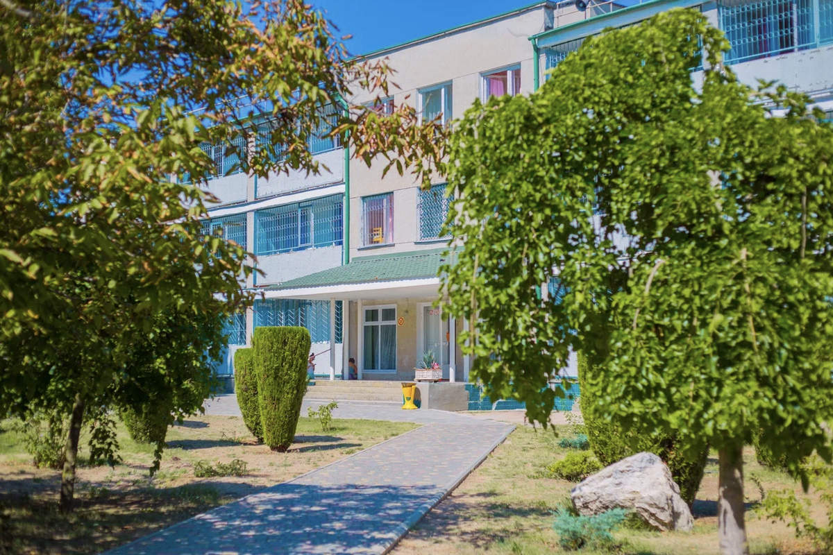 Кульбит в ДОЛ Жемчужина – лагерь на море, Крым, Евпатория. Путевки в детский лагерь на 2026 год, фото размещения 1