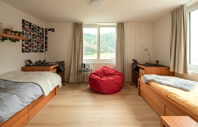 Lyceum Alpinum Zuoz – языковой лагерь, Швейцария, Цуоц. Путевки в детский лагерь на 2026 год, фото размещения 1