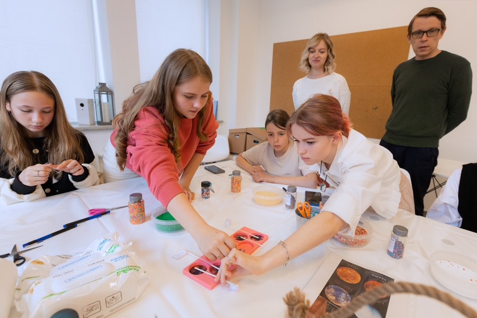 Летняя программа на английском языке Around the World in 12 Days – городской лагерь, Москва, м. Лубянка. Путевки в детский лагерь на 2025-2026 год, фото 7