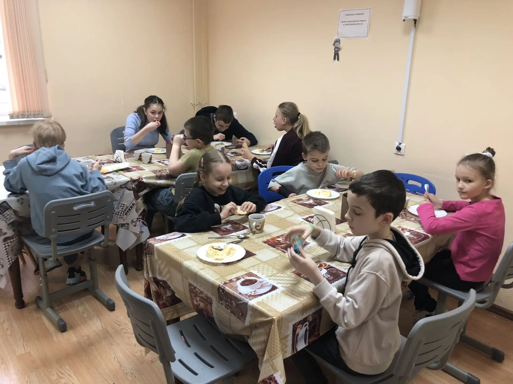 Ириски – детская программа, Москва, м. Тимирязевская. Путевки на детские программы на 2026 год, фото питания 1