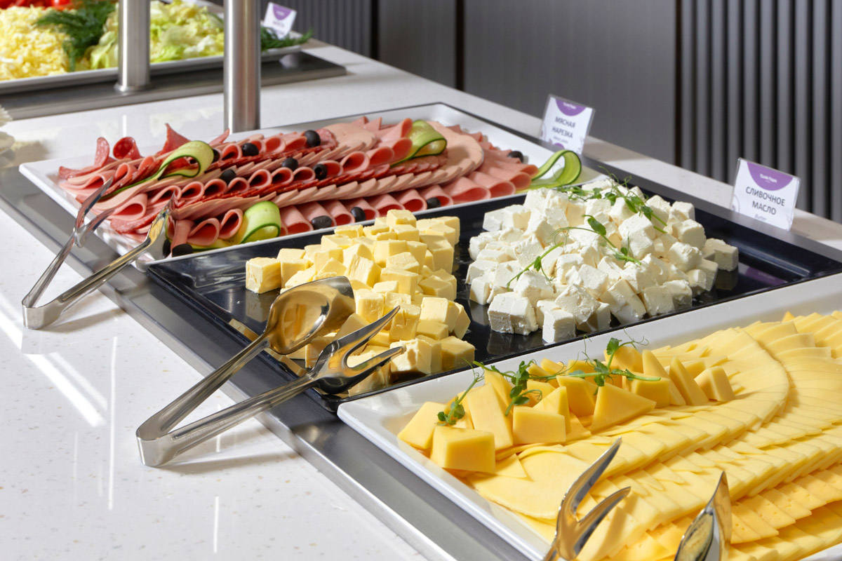 Школа мяча. Футбольный кэмп – спортивный лагерь, Сочи, Сириус. Путевки в детский лагерь на 2026 год, фото питания 1