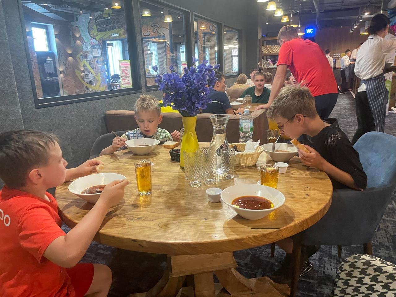 Школа мяча. Футбольный дневной кэмп – детская программа, Москва, м. Тушинская, м. Сходненская. Путевки на детские программы на 2026 год, фото питания 3